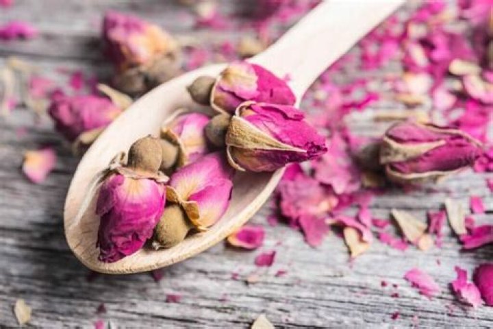 Are all rose petals edible?