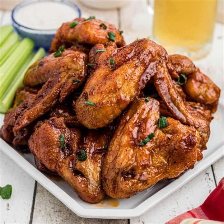 Are Domino’s wings crispy?