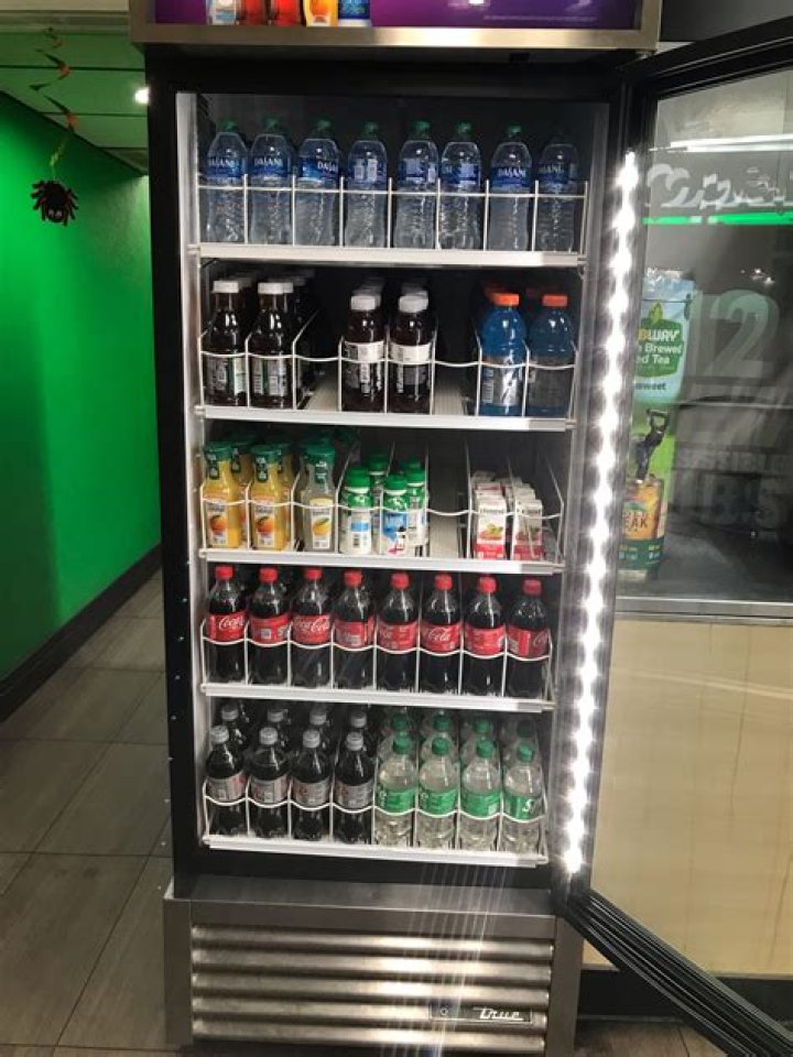 Are drinks at Subway refillable?