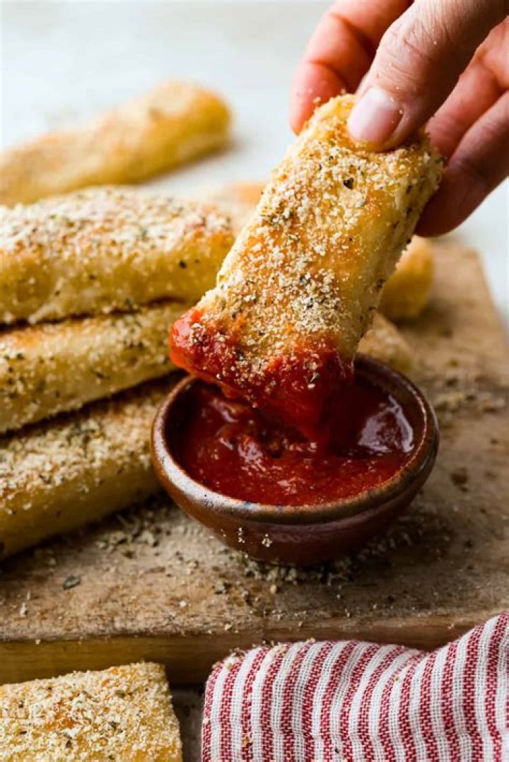 Are Hungry Howies breadsticks vegan?