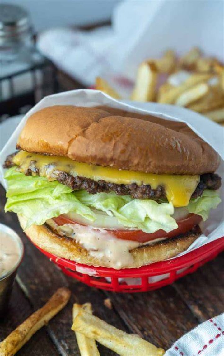 Are In-N-Out Burgers healthy?
