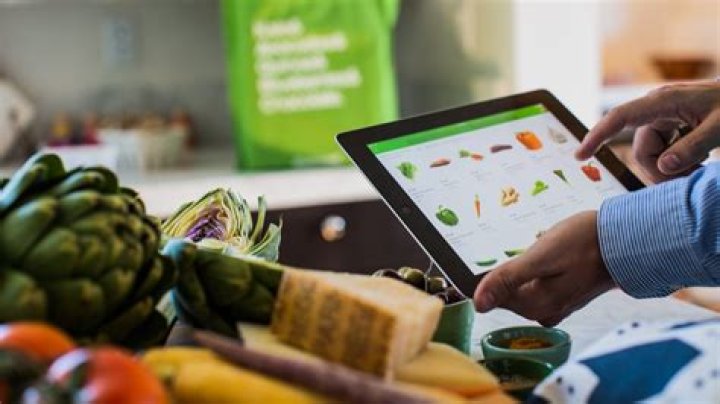 Are more people buying groceries online?