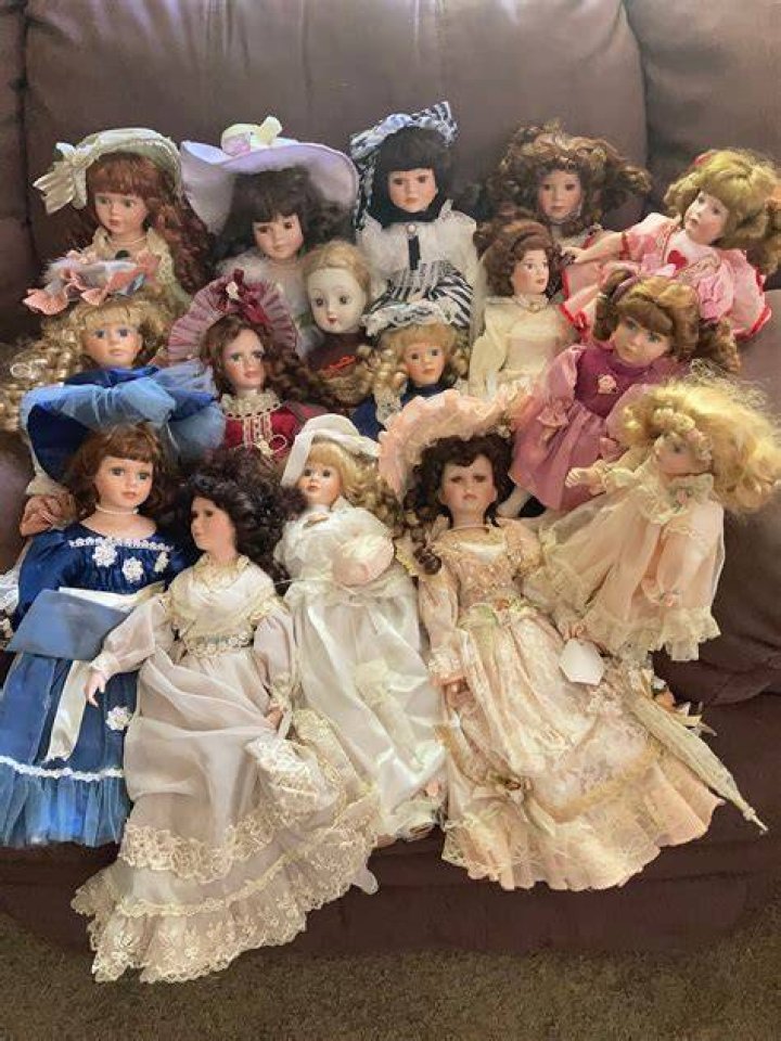 Are old dolls worth anything?