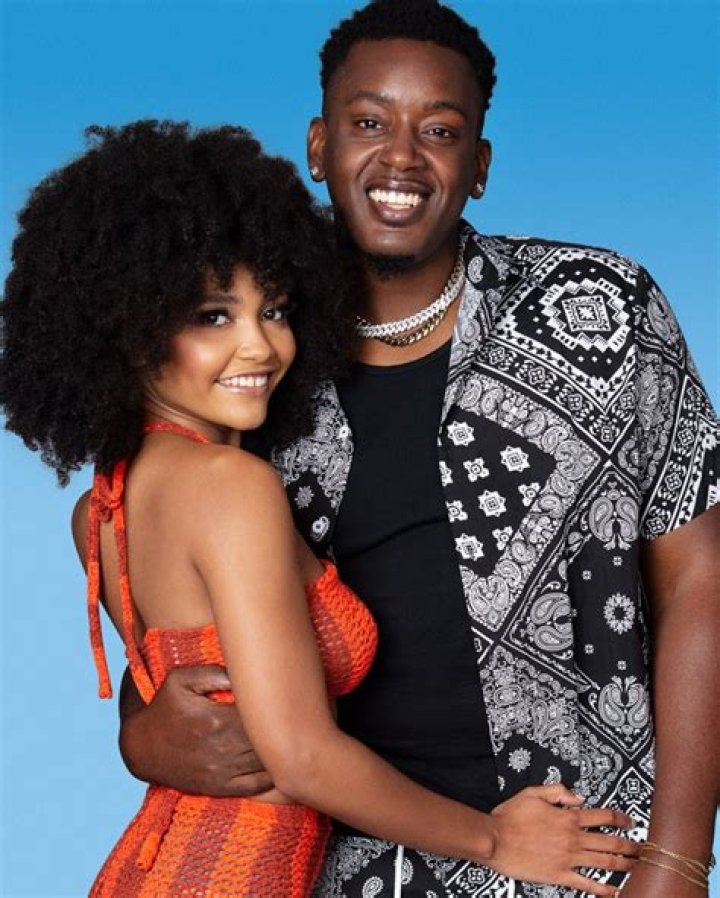 Are Paulie and Lexi from ex on the beach still together?