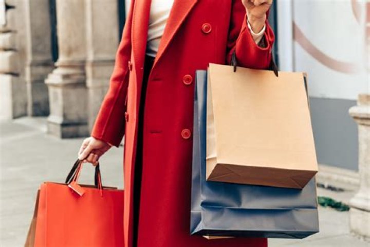 Are personal shoppers rich?