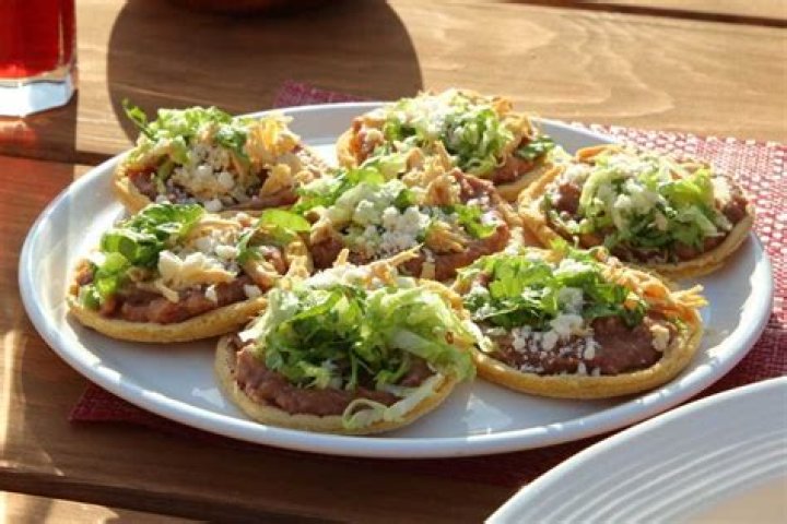 Are sopes and huaraches the same?