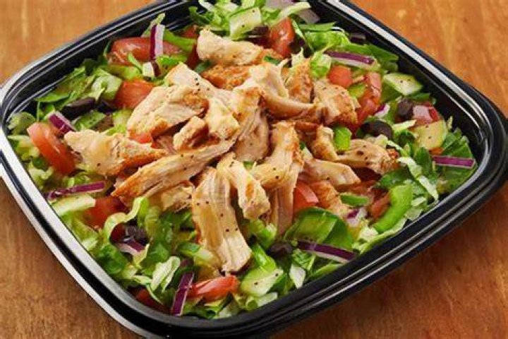 Are Subway salads still chopped?