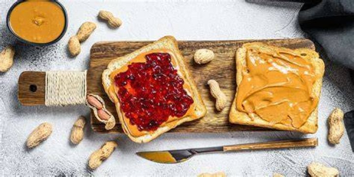 Can 14 month old eat peanut butter and jelly?