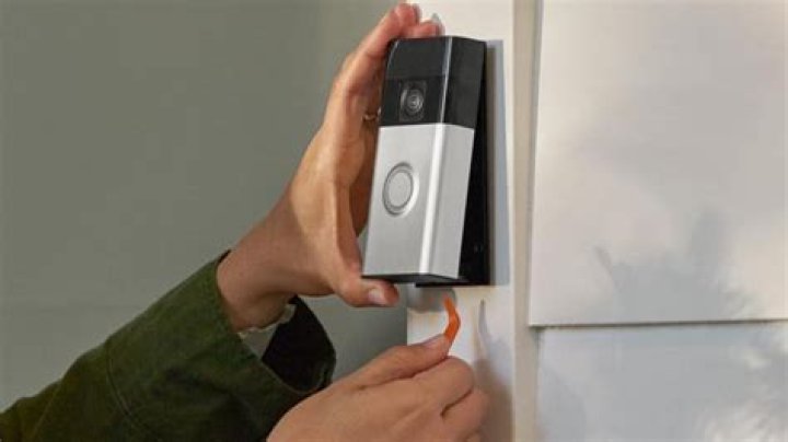 Can a doorbell go off by itself?