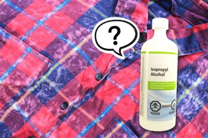 Can alcohol stain clothes?