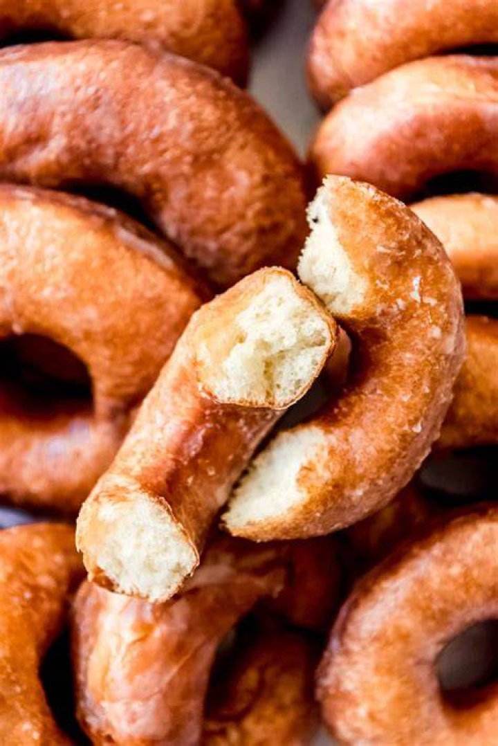 Can I freeze glazed donuts?