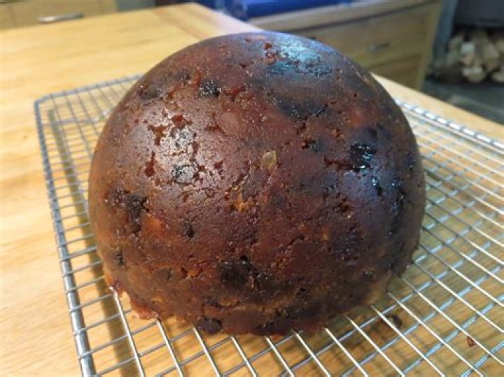 Can I Rebake an undercooked Christmas cake?