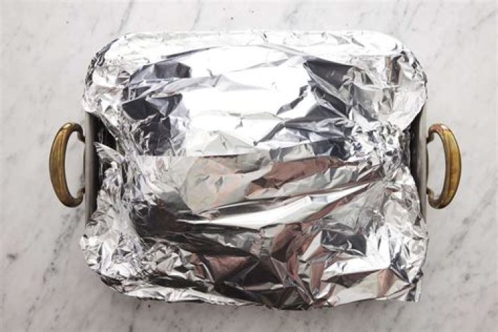 Can I use foil instead of a casserole lid?