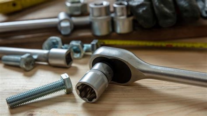 Can I use impact socket on torque wrench?