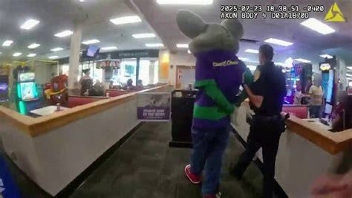 Can you bring your own food to Chuck E Cheese?
