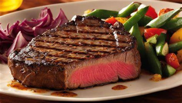 Can you buy raw steaks from Texas Roadhouse?