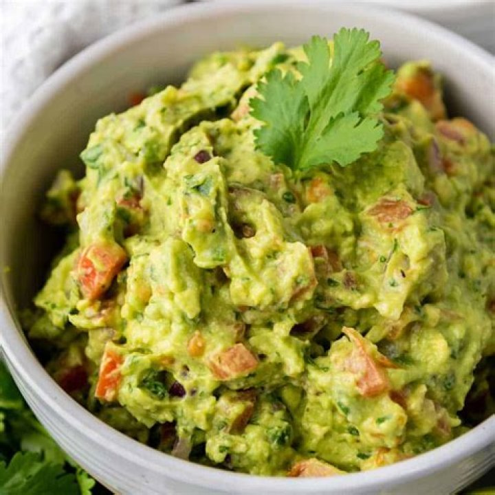 Can you eat guacamole if left out overnight?