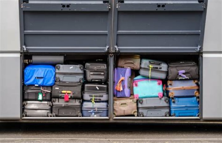 Can you leave luggage at Greyhound?