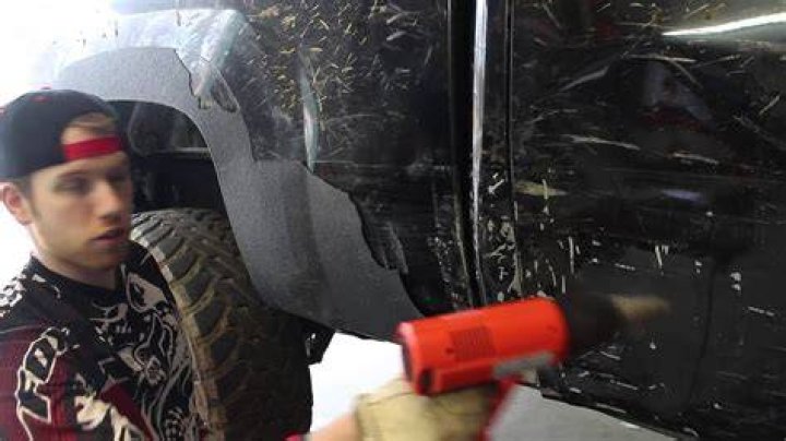 Can you remove Rhino liner?