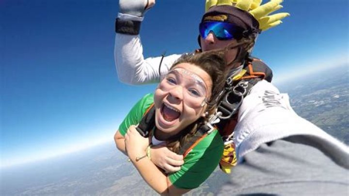Can you skydive at 16 in Florida?