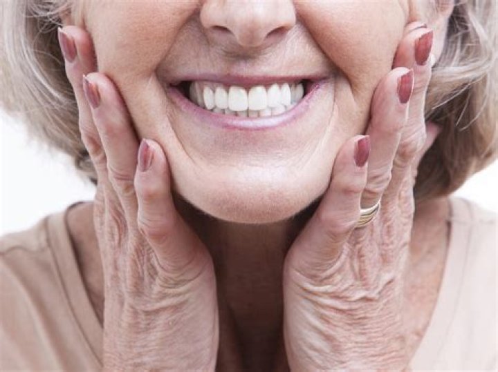 Can you tell if someone wears dentures?