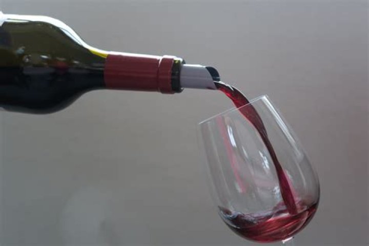 Comment remplir un verre de vin ?