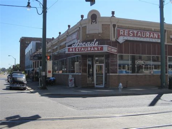 Did Elvis eat at Arcade?