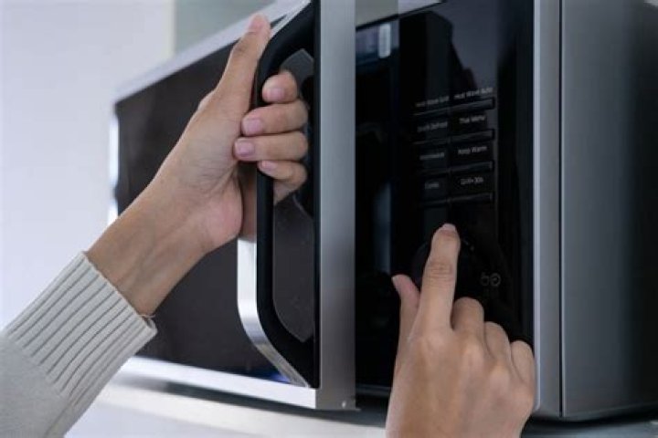 Do any microwaves open left to right?