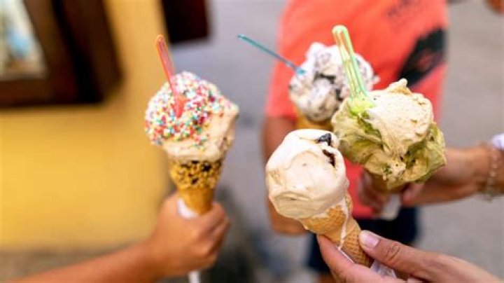 Do Baskin Robbins employees get free ice cream?