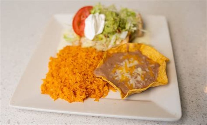 Do Mexican restaurants use lard in refried beans?