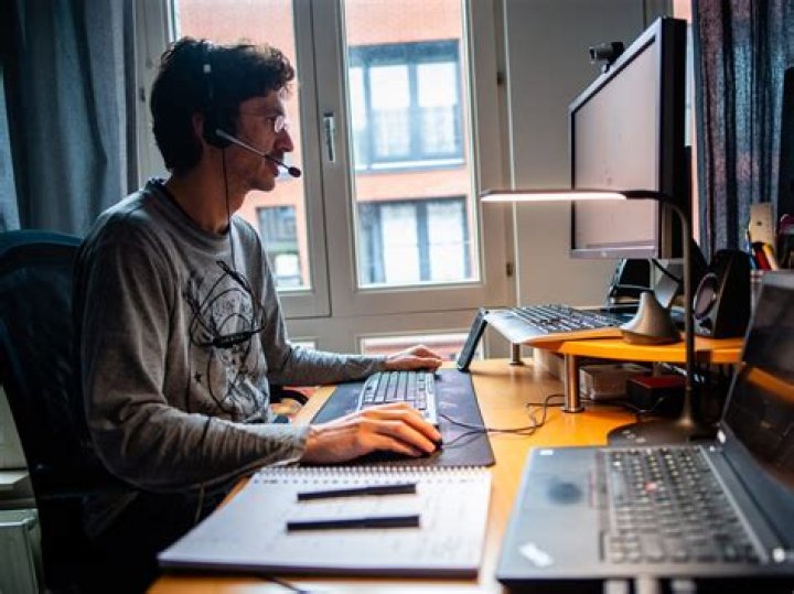 Do Microsoft interns get laptop?