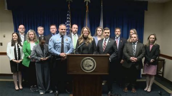 Do prosecutors and defenders make more money?