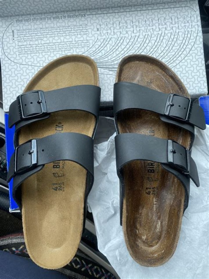 Do white Birkenstocks get dirty?