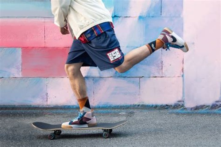 Do you get paid more at Sonic if you skate?