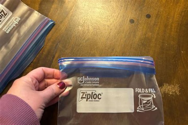Do ziplock bags leach chemicals?