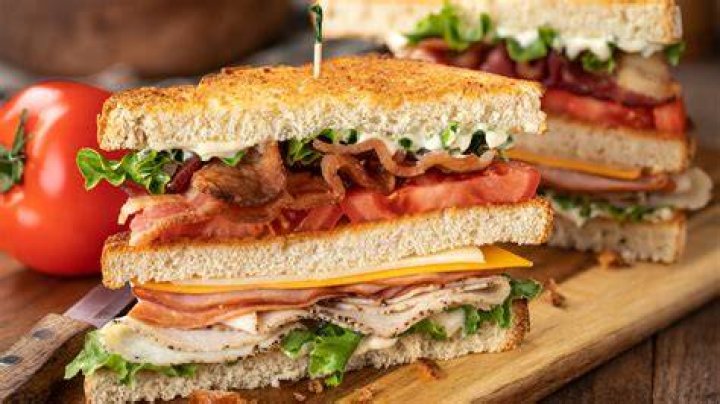 Does a club sandwich have to have 3 pieces of bread?