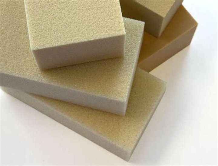 Does acetone dissolve polyurethane?