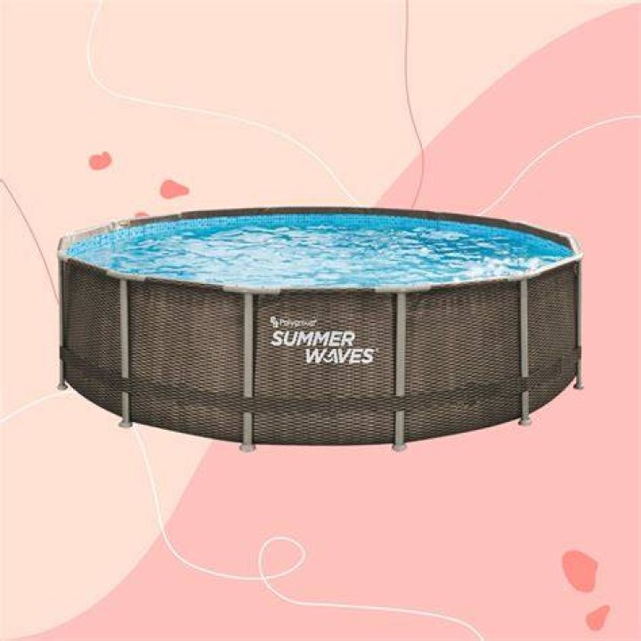 Does Aldi’s have swimming pools?
