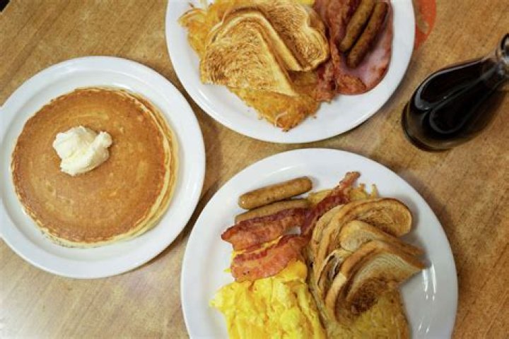 Does All American Slam come with pancakes?