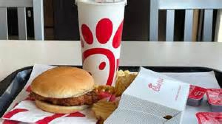 Does Chick-fil-A do all day lunch?