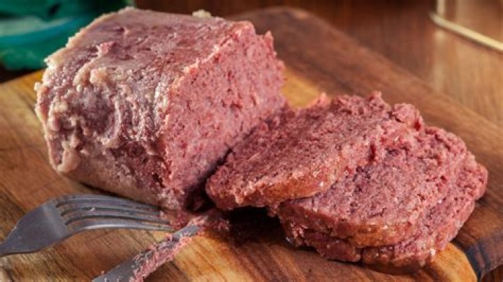Does corned beef need to be submerged in water?