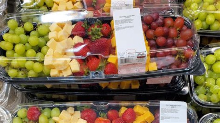 Does Costco have fruit trays?
