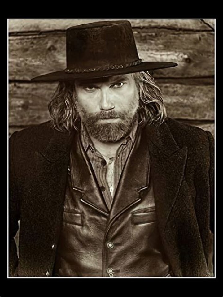 Does Cullen Bohannon die in Hell on Wheels?
