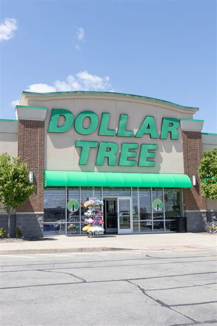 Does Dollar Tree hire 15 year olds?