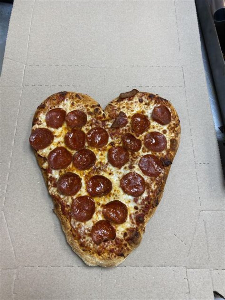 Does Dominos make heart-shaped pizza for Valentine’s Day?