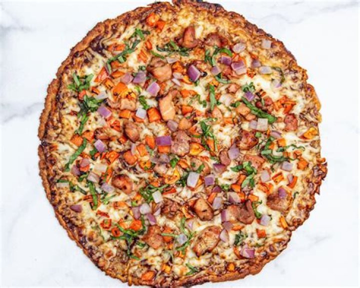 Does east of Chicago have cauliflower crust?