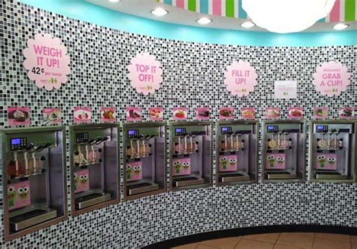 Does frozen yogurt have eggs?
