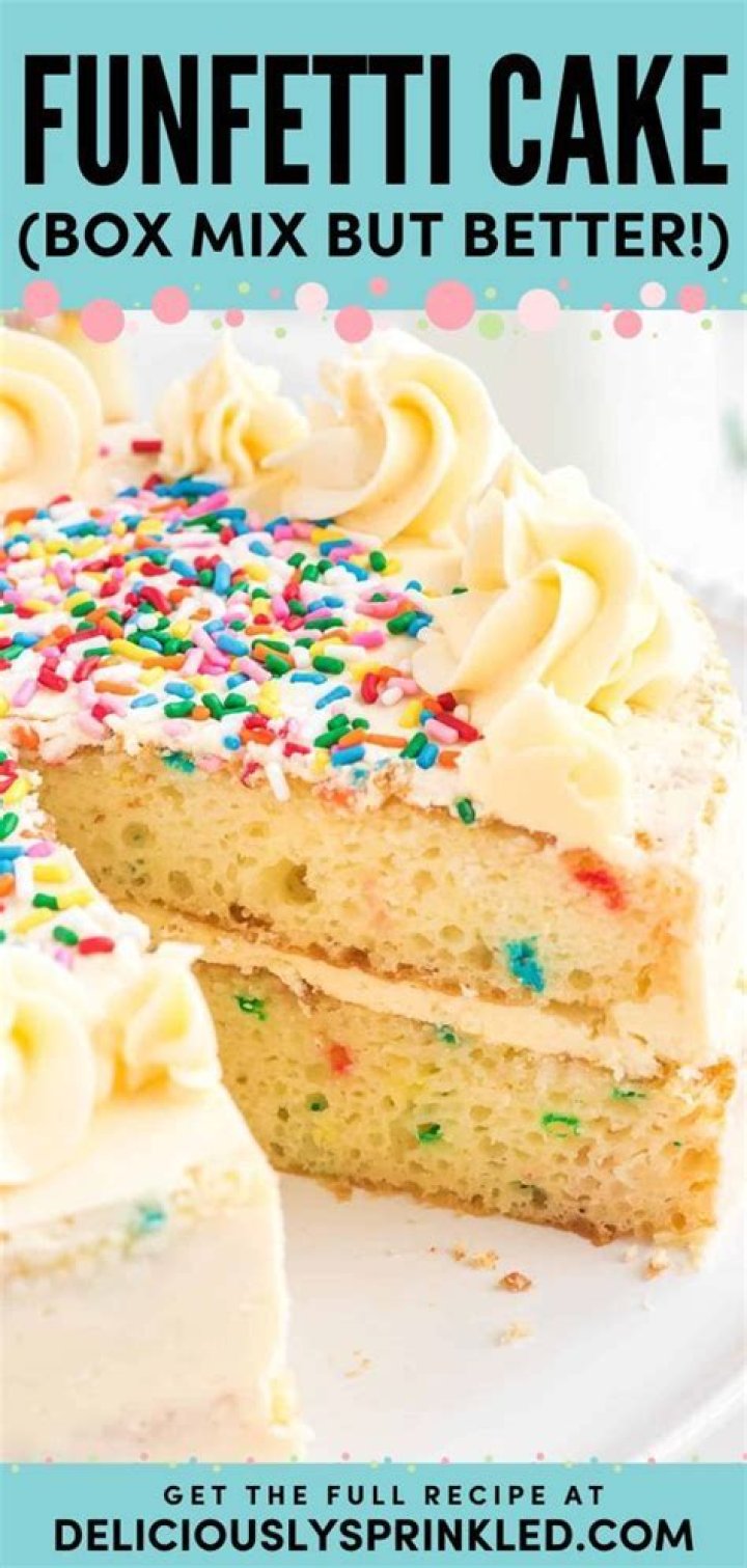 Does Funfetti cake mix come with frosting?