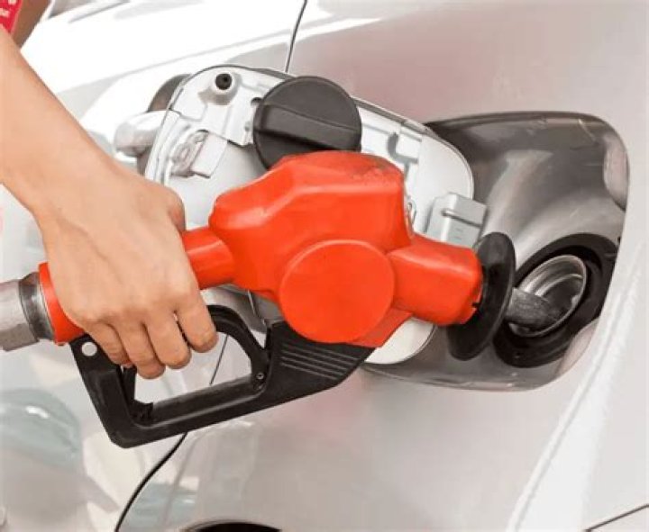 Does gasoline evaporate completely?