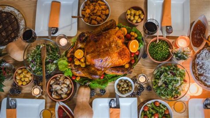 Does giant have Thanksgiving dinner?